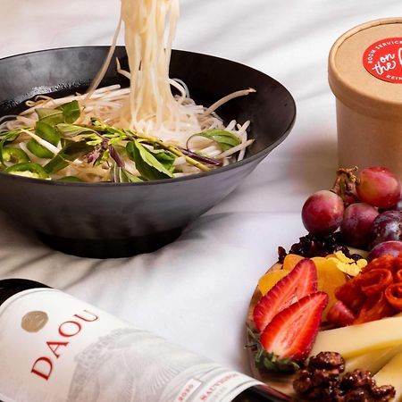 Las Vegas Hilton At Resorts World Esterno foto Food by the Fly